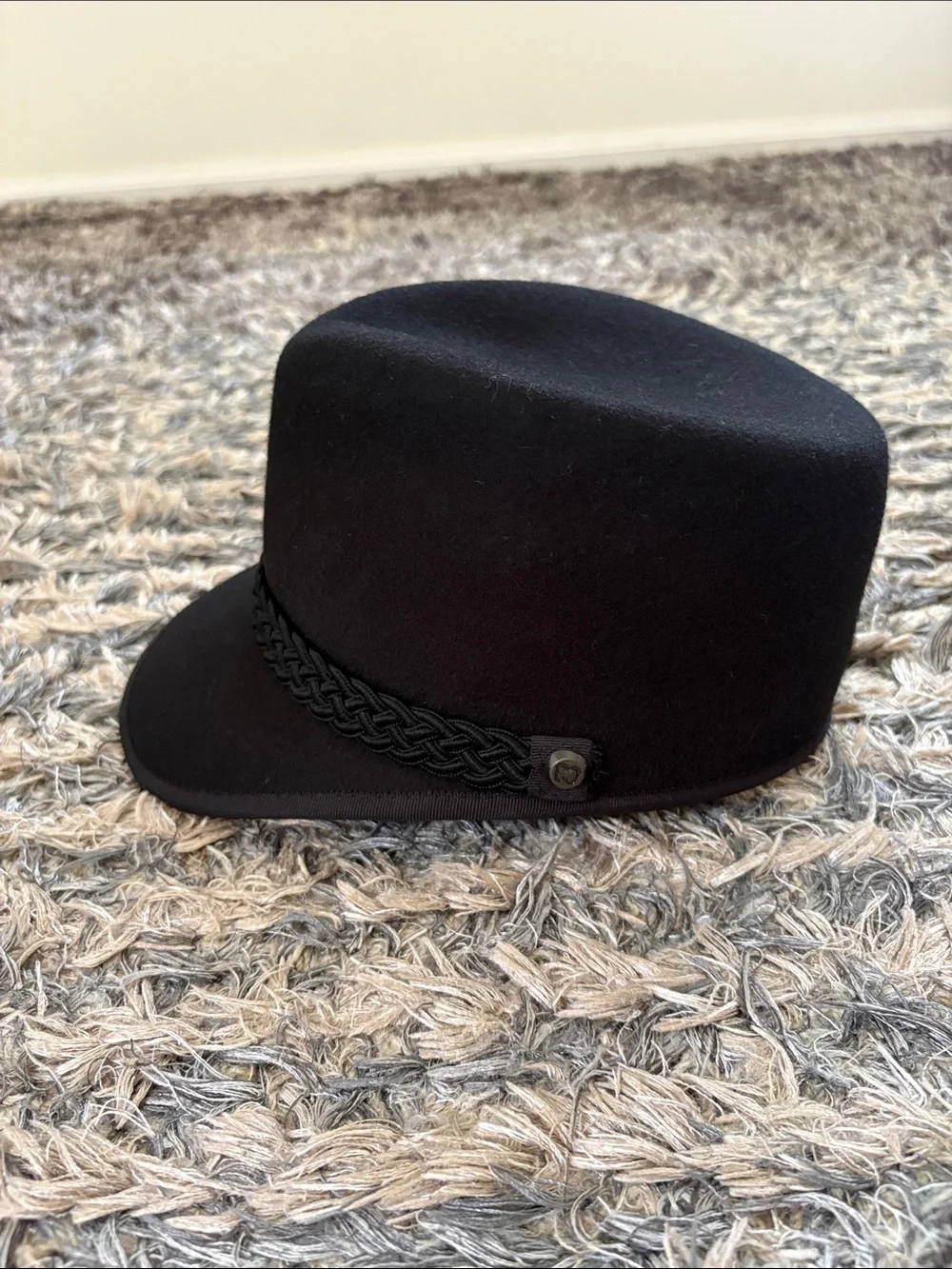 Eric Javits New York Black 100% Wool Water Repellent Newsboy Cap One Size